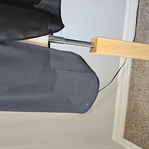 Sioni sleevless women's black with white trim. Size large. New with tags. - Picture 4 of 13